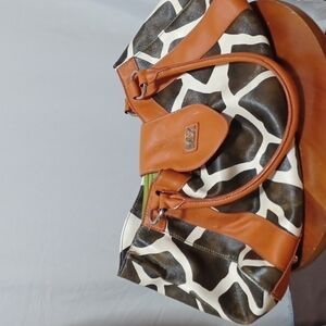 MX LADIES PURSE IN A BEAUTIFUL ANIMAL PRINT
